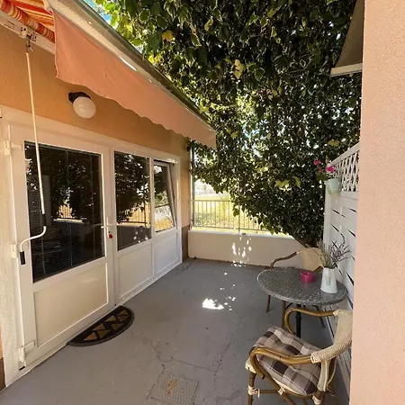 Apartments Nika Vodice