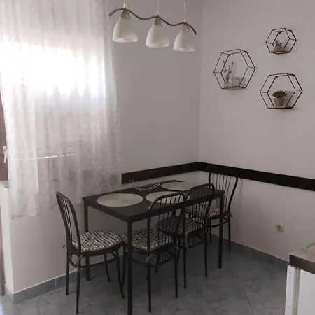 Apartments Nika *